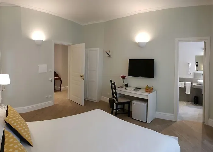 Roman Suite Guest House Bed & Breakfast