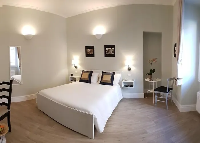 Roman Suite Guest House Bed & Breakfast